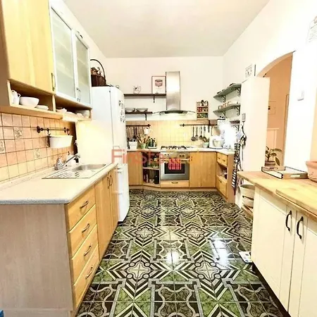 Economy 2 Min From The Main Station Διαμέρισμα *